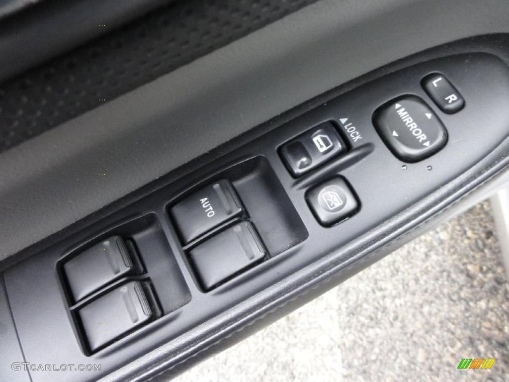 2006 Subaru Forester 2.5 XT Limited Controls Photo #47170323