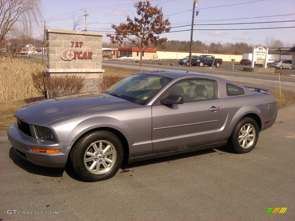 2006 Mustang V6 Deluxe Coupe - Tungsten Grey Metallic / Light Parchment photo #1