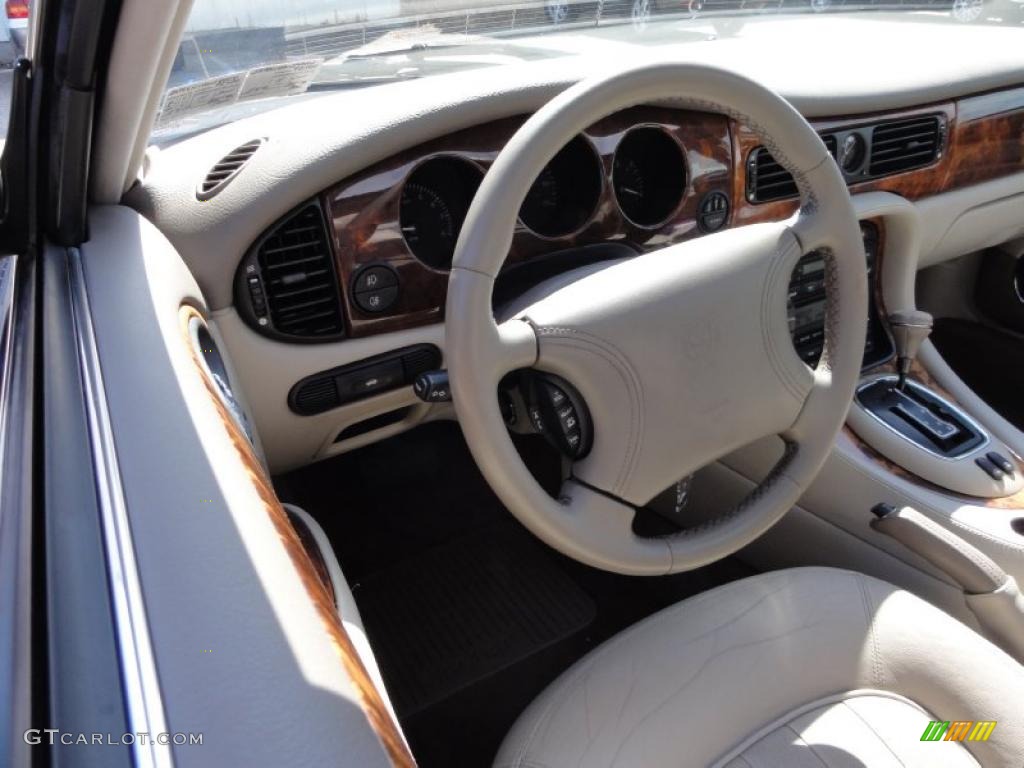 1998 Jaguar XJ XJ8 Steering Wheel Photos
