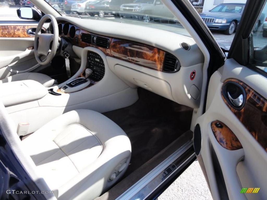 Oatmeal Interior 1998 Jaguar XJ XJ8 Photo #47171739