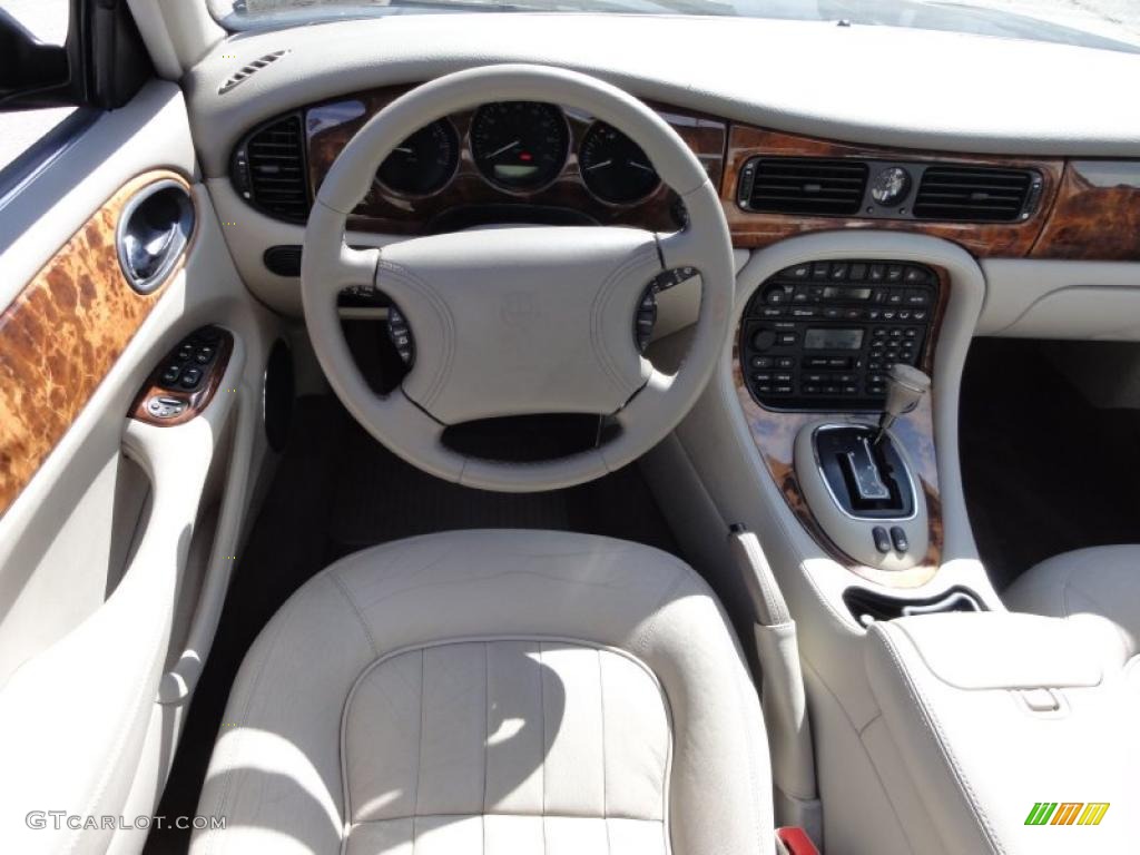 1998 Jaguar XJ XJ8 Oatmeal Dashboard Photo #47171814