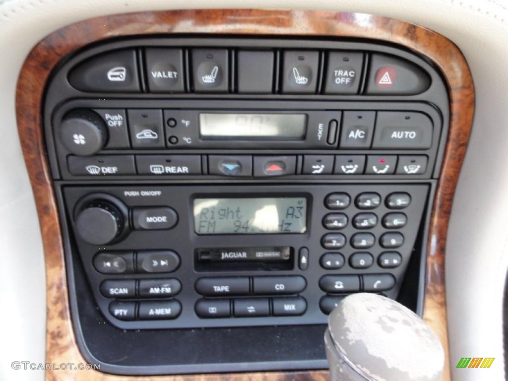 1998 Jaguar XJ XJ8 Controls Photo #47171988