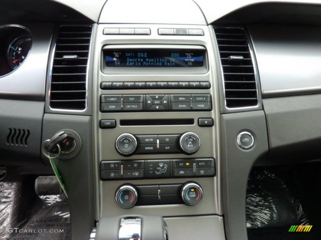 2011 Ford Taurus SEL Controls Photo #47172849