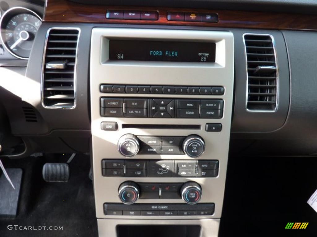 2011 Ford Flex SEL AWD Controls Photo #47177952