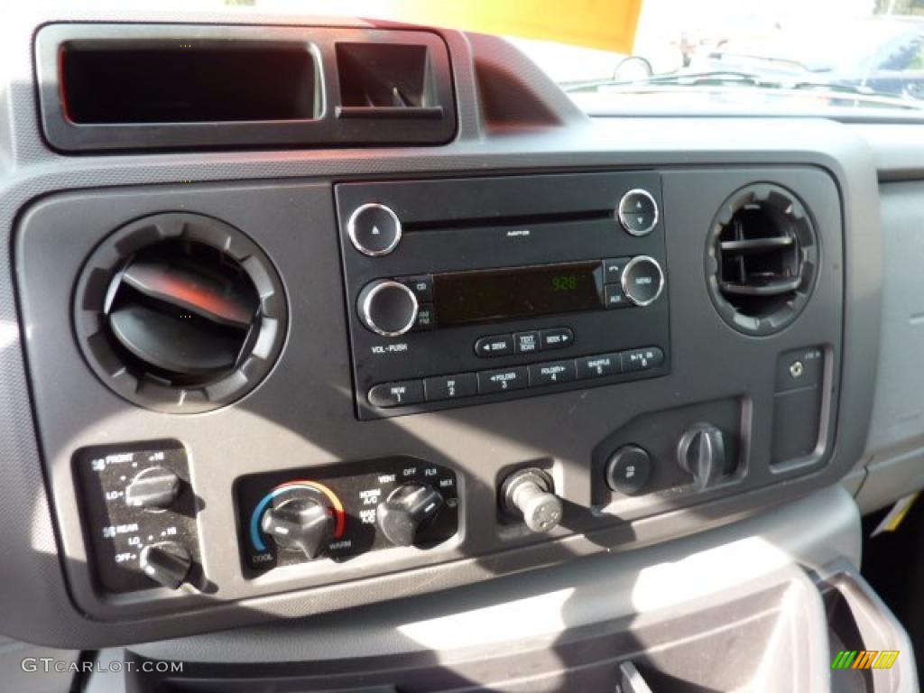 2010 Ford E Series Van E350 XLT Passenger Controls Photos