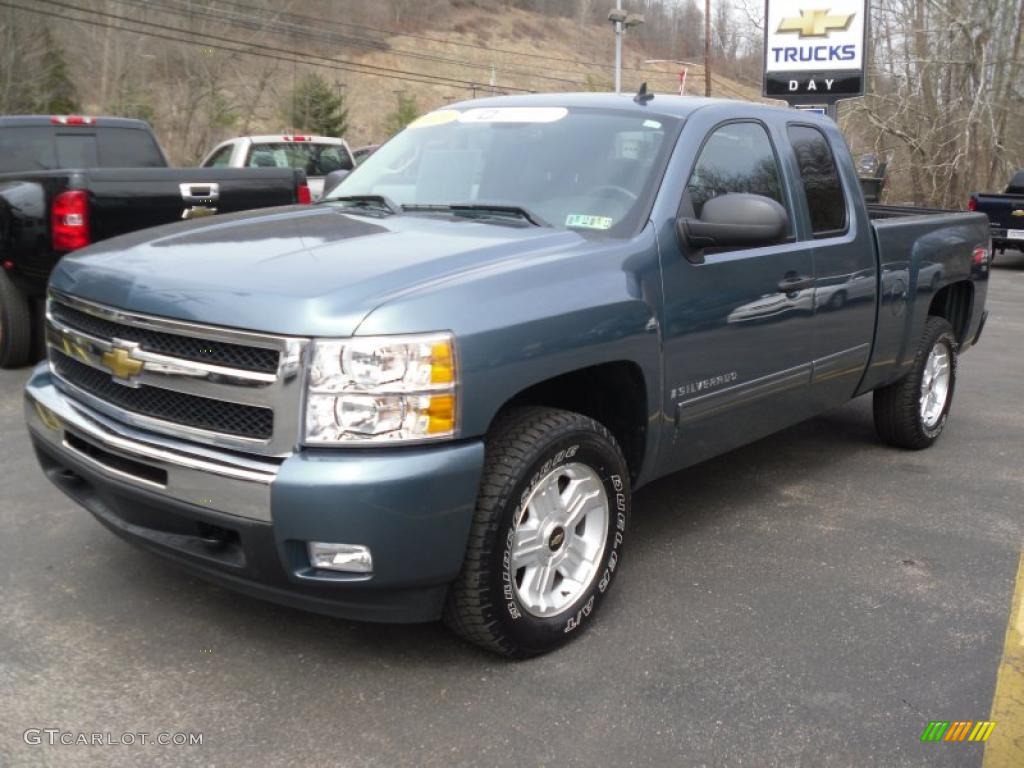 2009 Silverado 1500 LT Extended Cab 4x4 - Blue Granite Metallic / Ebony photo #1