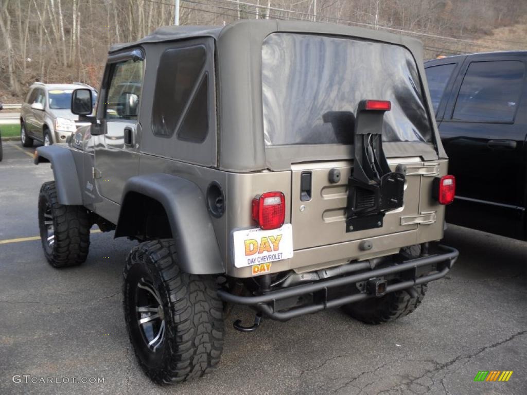 2004 Wrangler Sport 4x4 - Light Khaki Metallic / Khaki photo #4