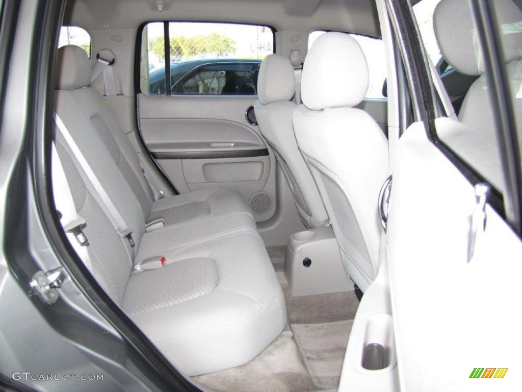 2006 HHR LS - Dark Silver Metallic / Gray photo #10