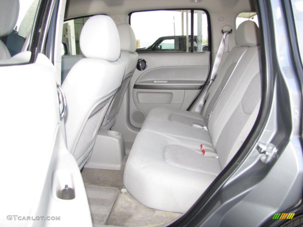 2006 HHR LS - Dark Silver Metallic / Gray photo #11