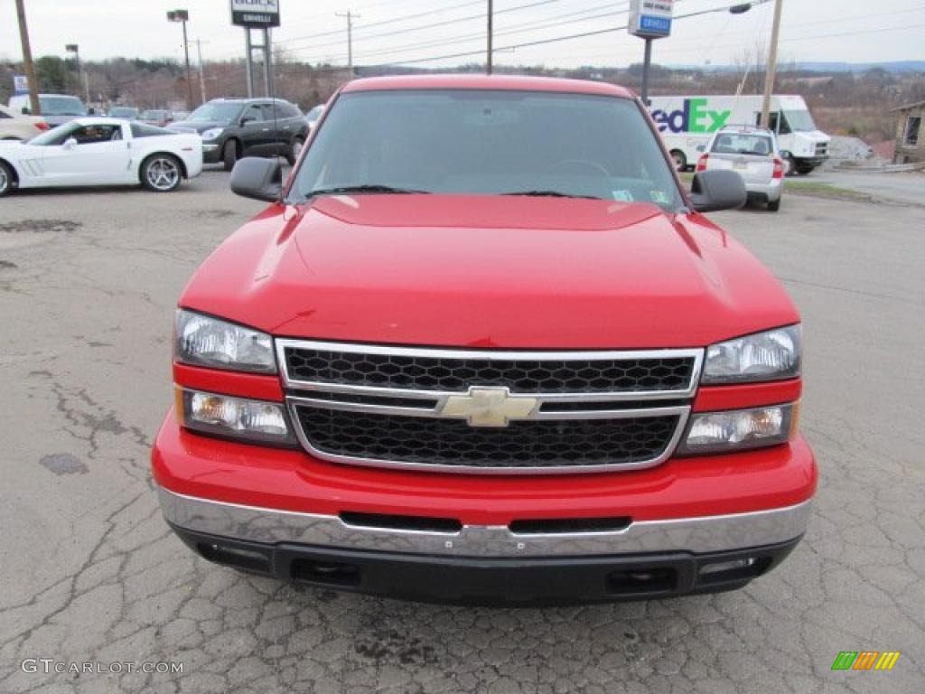 2006 Silverado 1500 Z71 Extended Cab 4x4 - Victory Red / Dark Charcoal photo #10