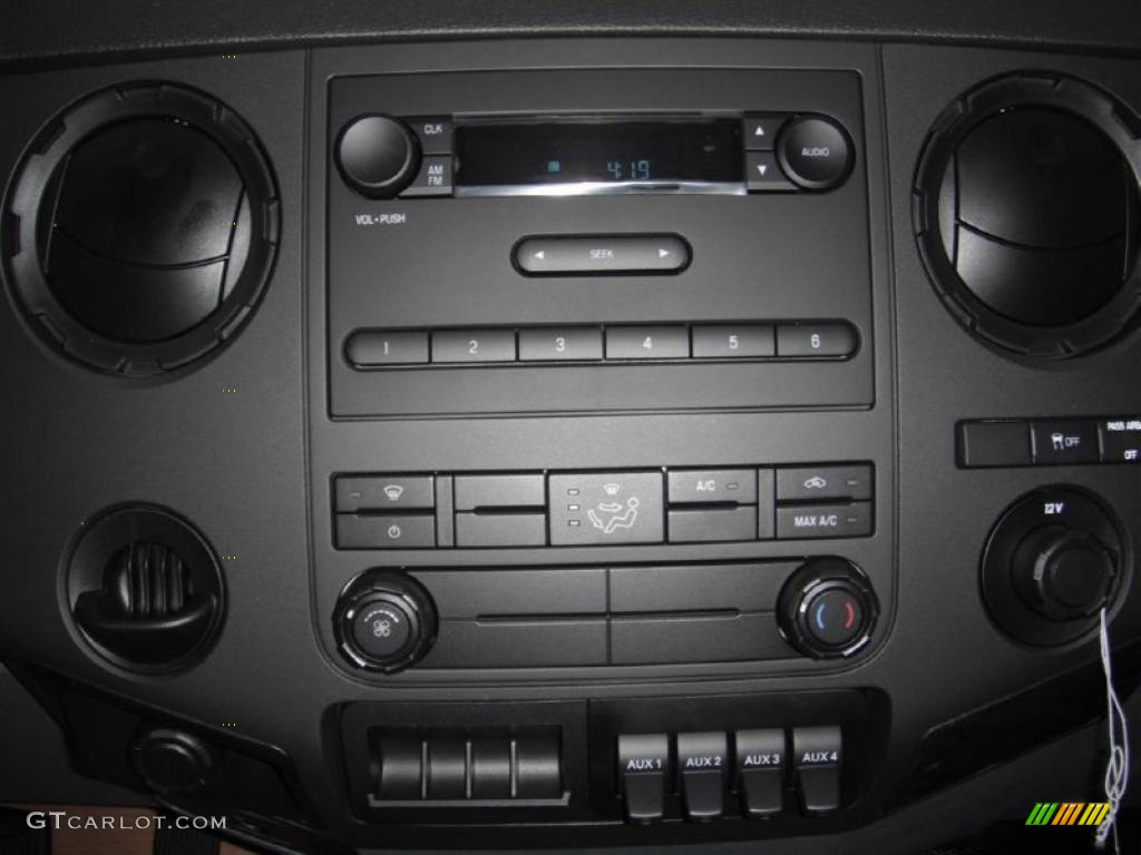 2011 Ford F350 Super Duty XL Regular Cab 4x4 Controls Photo #47183847