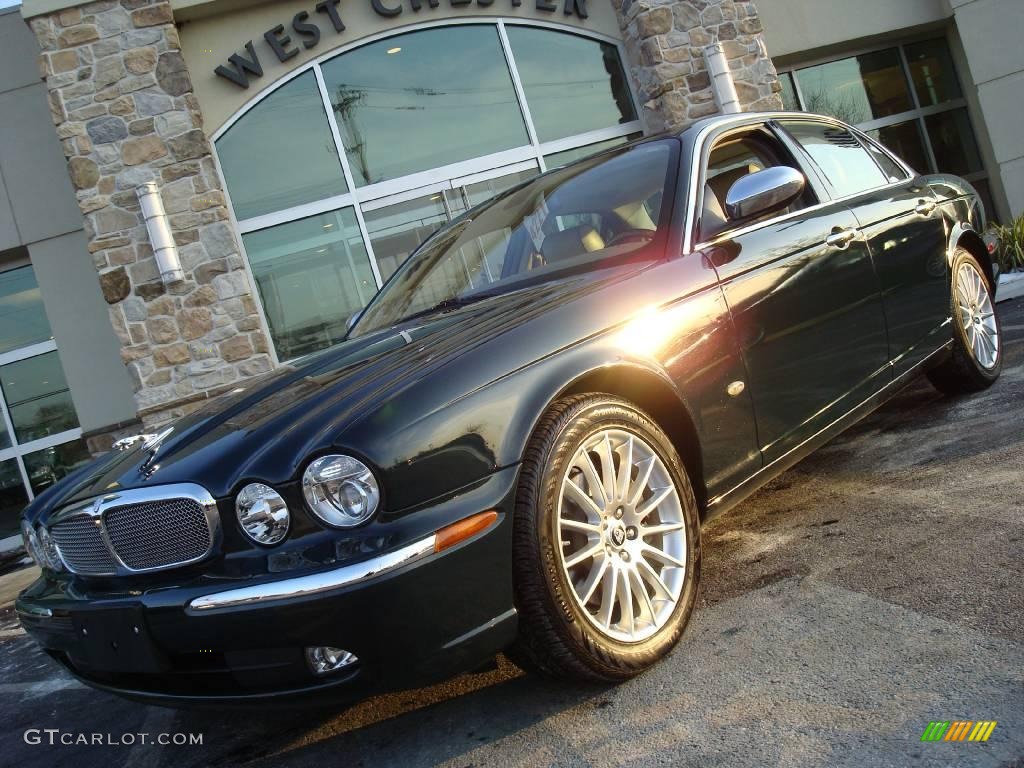 2007 XJ XJ8 - Jaguar Racing Green Metallic / Champagne photo #3