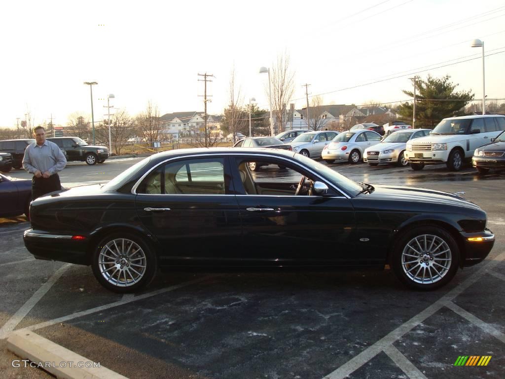 2007 XJ XJ8 - Jaguar Racing Green Metallic / Champagne photo #6
