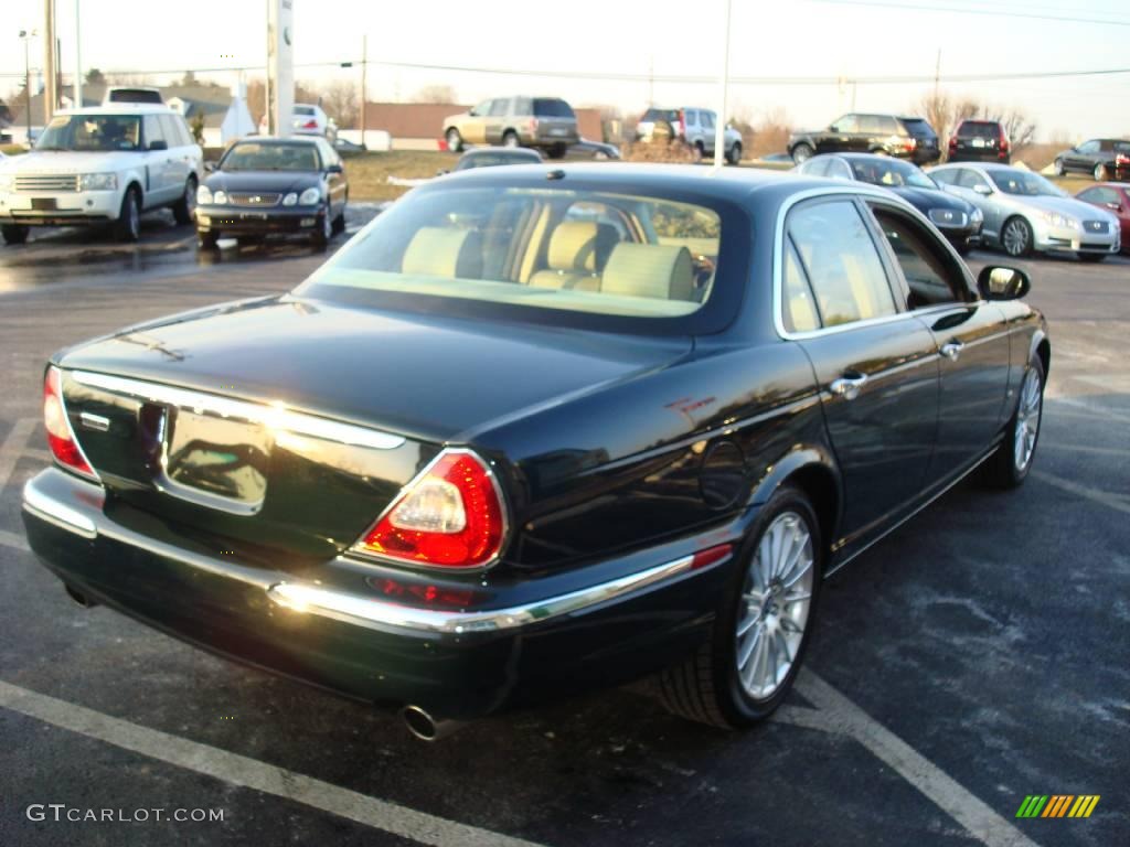 2007 XJ XJ8 - Jaguar Racing Green Metallic / Champagne photo #7