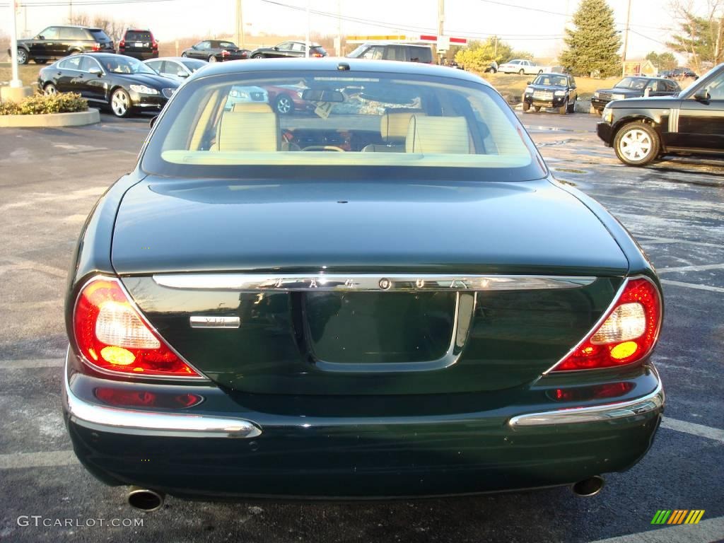 2007 XJ XJ8 - Jaguar Racing Green Metallic / Champagne photo #8