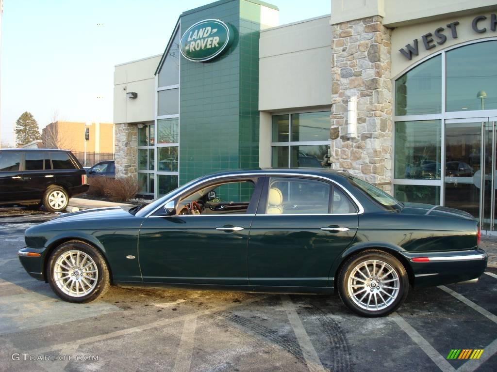 2007 XJ XJ8 - Jaguar Racing Green Metallic / Champagne photo #10