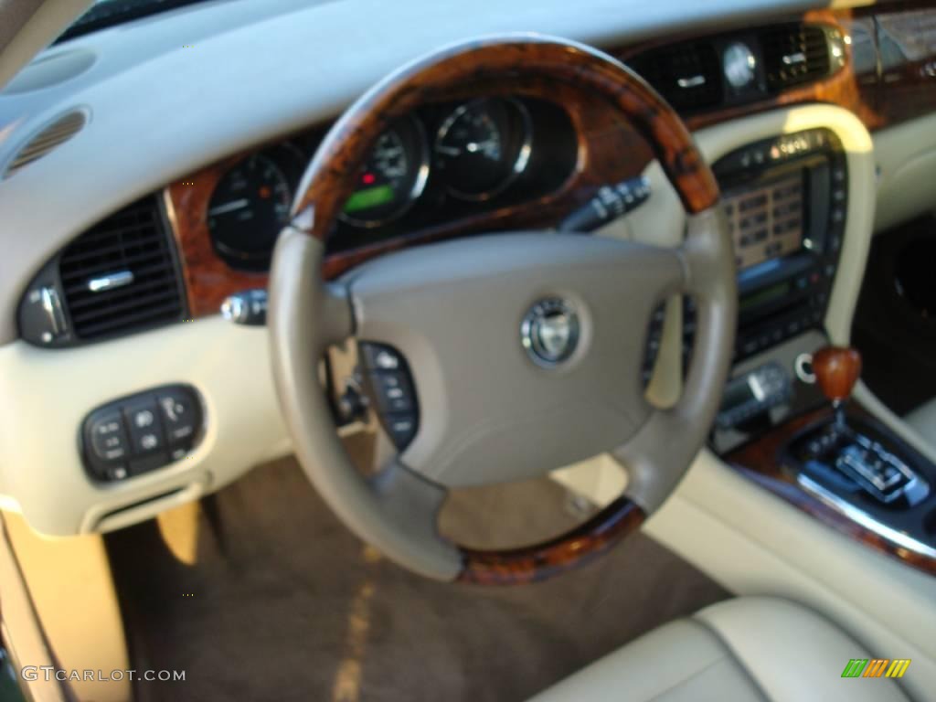 2007 XJ XJ8 - Jaguar Racing Green Metallic / Champagne photo #11