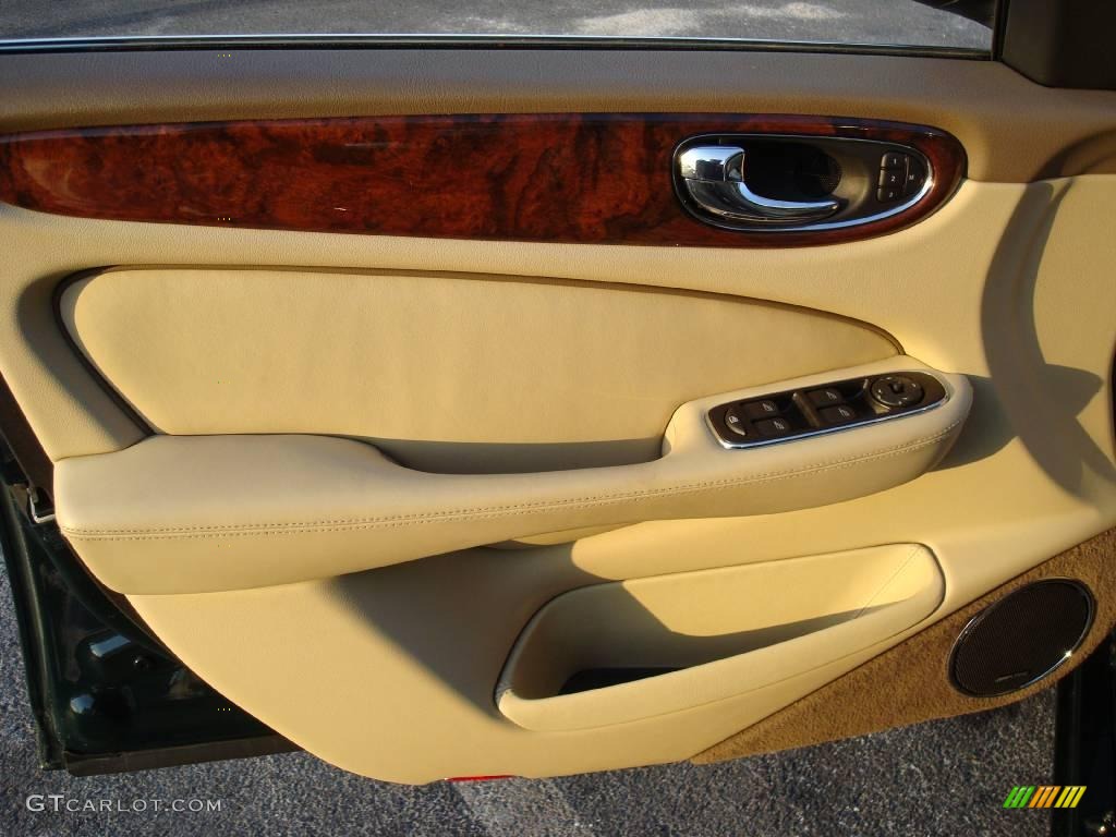 2007 XJ XJ8 - Jaguar Racing Green Metallic / Champagne photo #13
