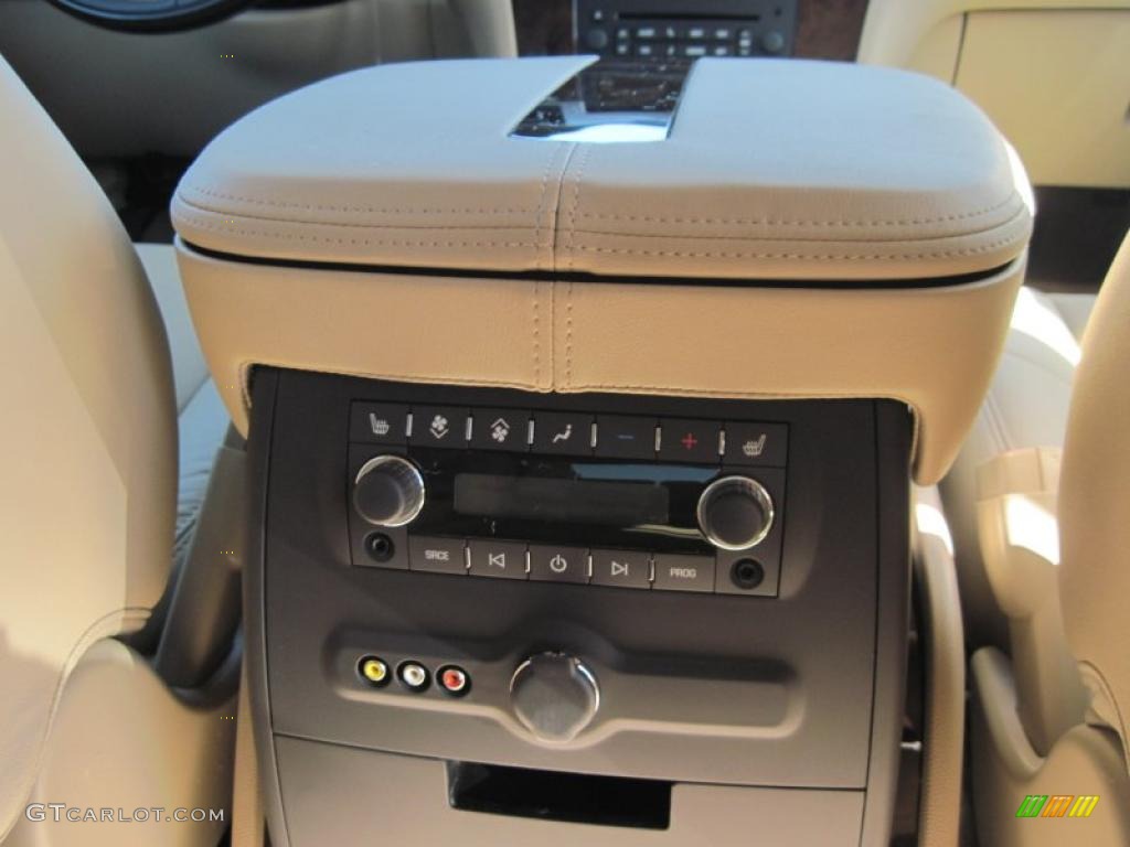 2011 Cadillac Escalade Luxury AWD Controls Photo #47185080