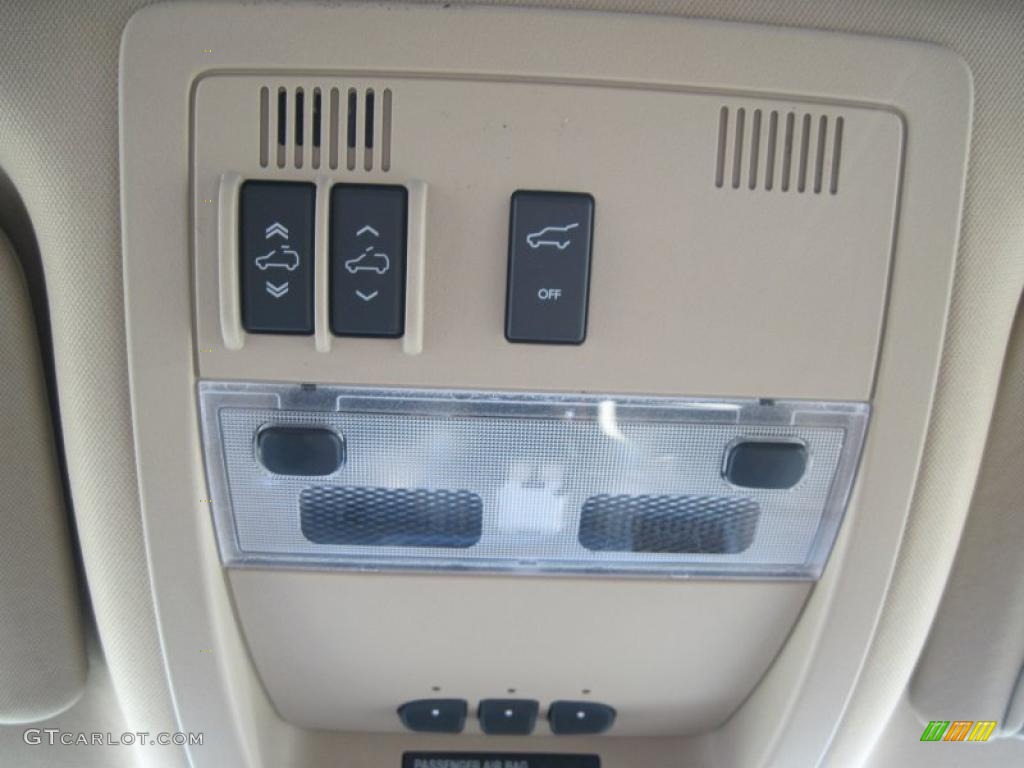 2011 Cadillac Escalade Premium AWD Controls Photo #47185242