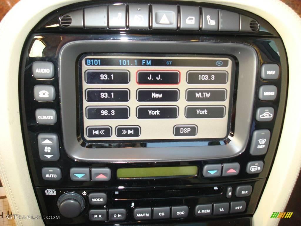 2007 XJ XJ8 - Jaguar Racing Green Metallic / Champagne photo #26