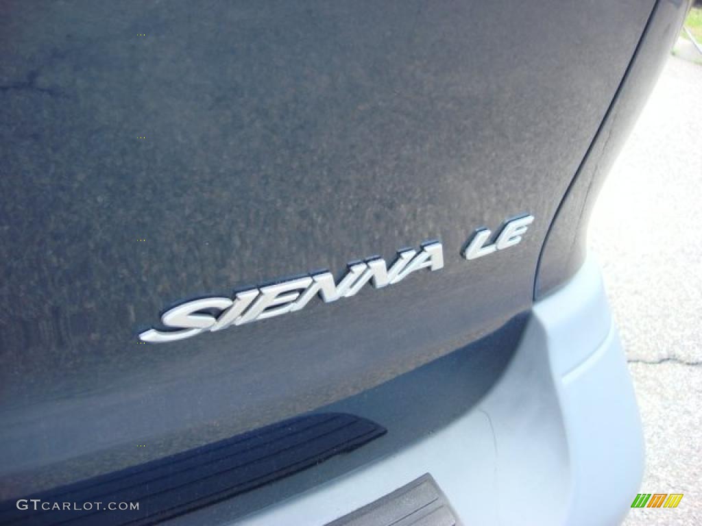 2003 Sienna LE - Stratosphere Blue Mica / Gray photo #22