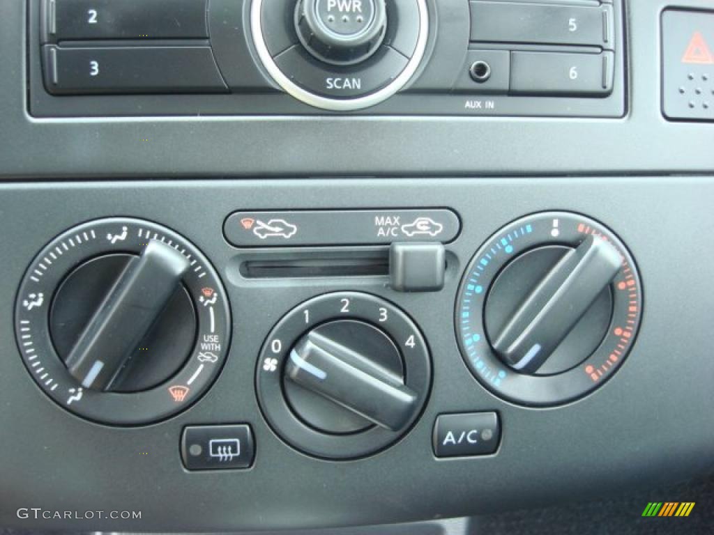 2010 Nissan Versa 1.8 S Sedan Controls Photos