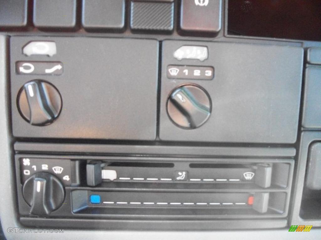 1993 Volkswagen Eurovan CL Controls Photos