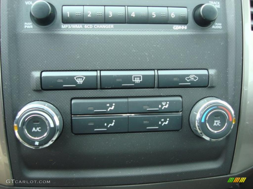 2010 Nissan Xterra SE 4x4 Controls Photo #47188752