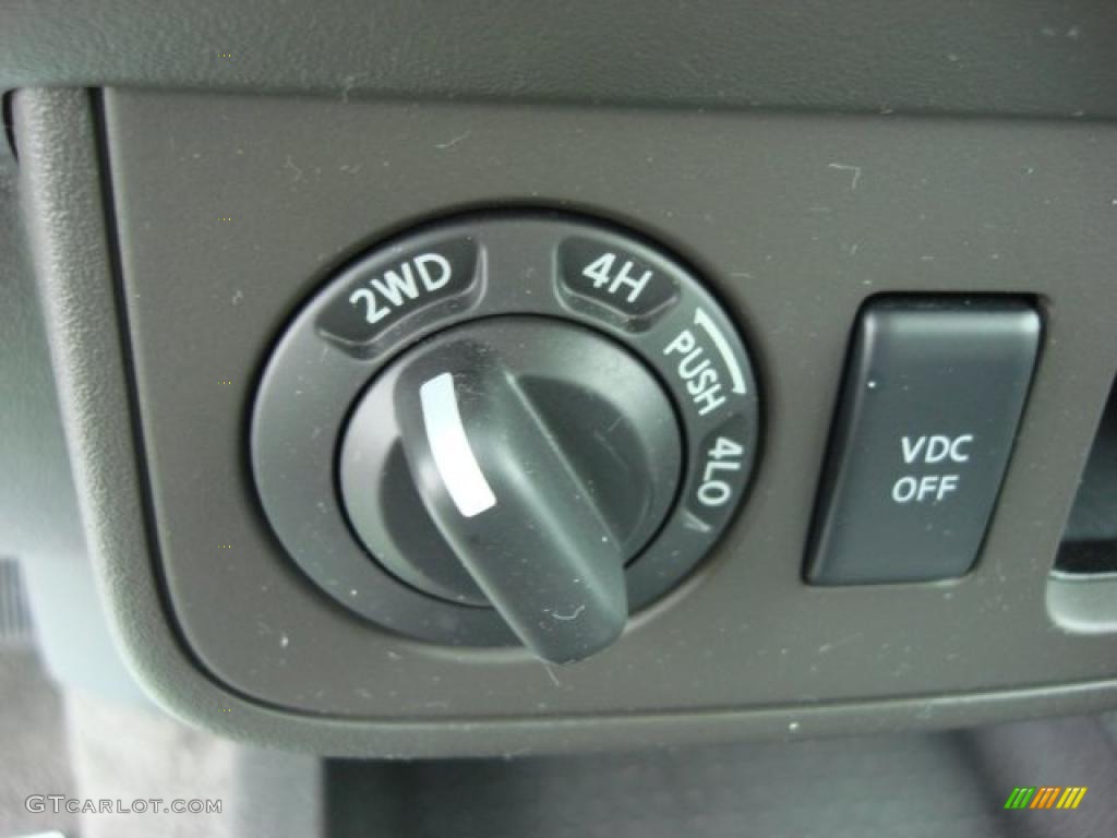 2010 Nissan Xterra SE 4x4 Controls Photo #47188776