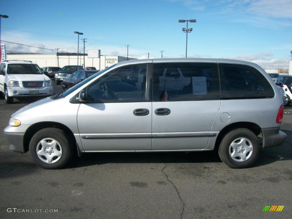 Bright Silver Metallic 2000 Dodge Caravan Standard Caravan Model Exterior Photo #47189154