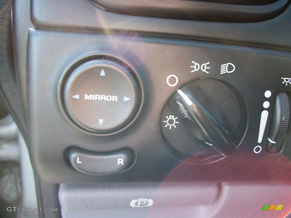 2000 Dodge Caravan Standard Caravan Model Controls Photo #47189217