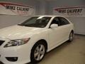 Super White - Camry SE Photo No. 4