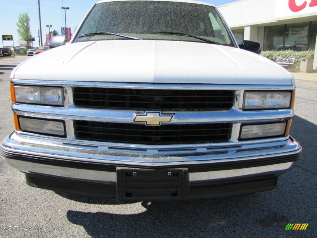 1997 Suburban C1500 LT - Summit White / Neutral photo #2