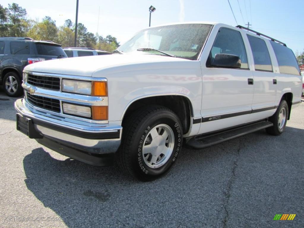 1997 Suburban C1500 LT - Summit White / Neutral photo #3