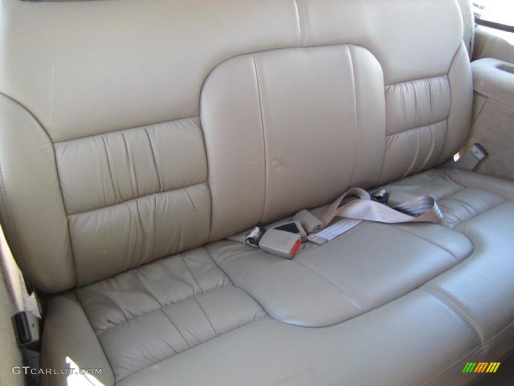 1997 Suburban C1500 LT - Summit White / Neutral photo #14
