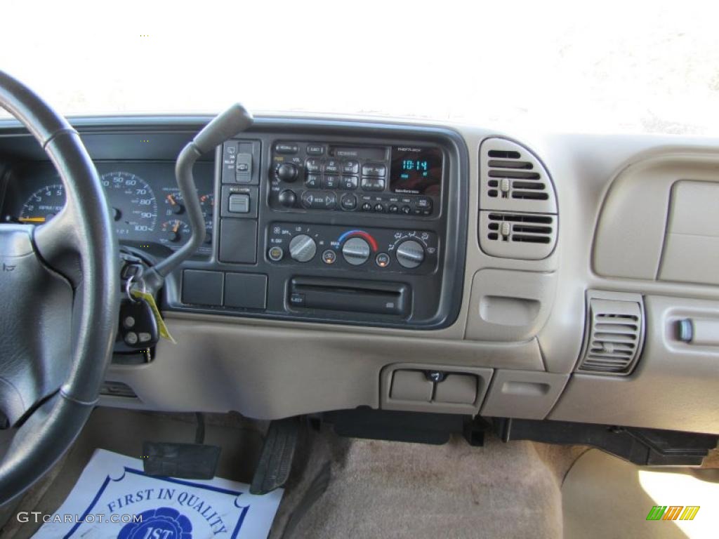 1997 Chevrolet Suburban C1500 LT Neutral Dashboard Photo #47192159