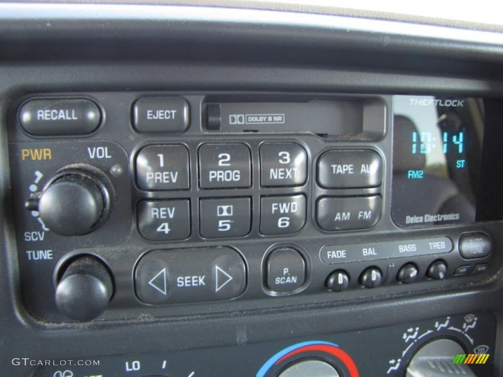 1997 Chevrolet Suburban C1500 LT Controls Photo #47192198