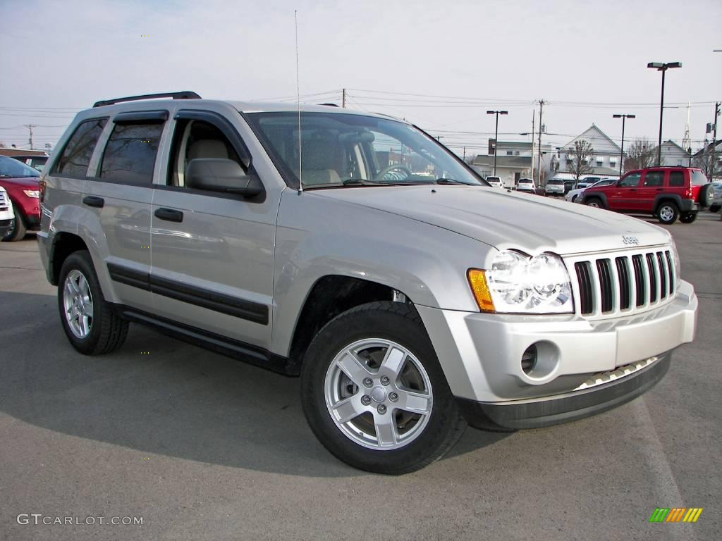 2006 Grand Cherokee Laredo 4x4 - Light Graystone Pearl / Khaki photo #3