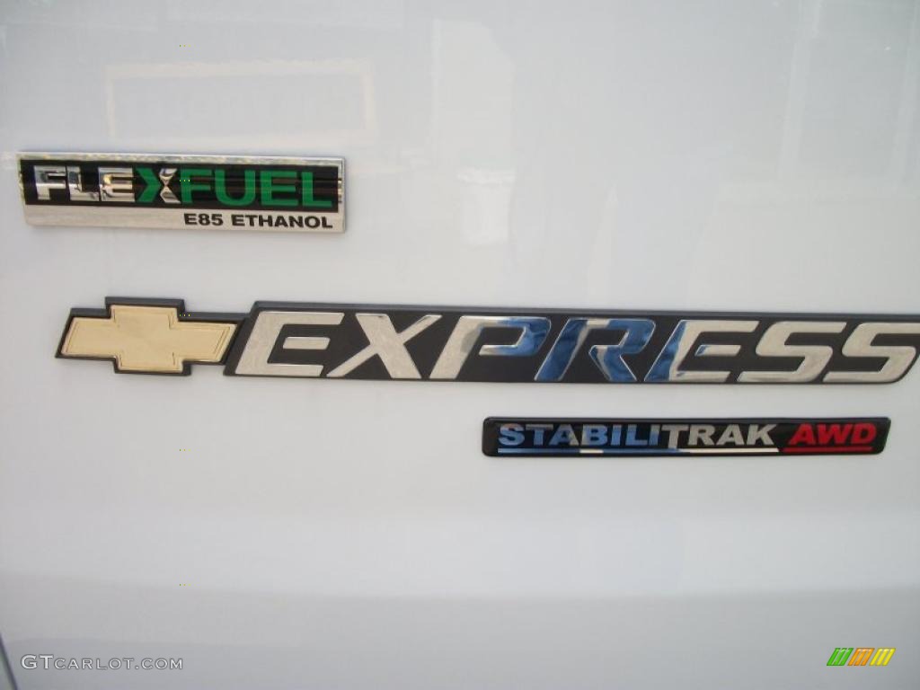2011 Chevrolet Express 1500 AWD Cargo Van Marks and Logos Photo #47194229