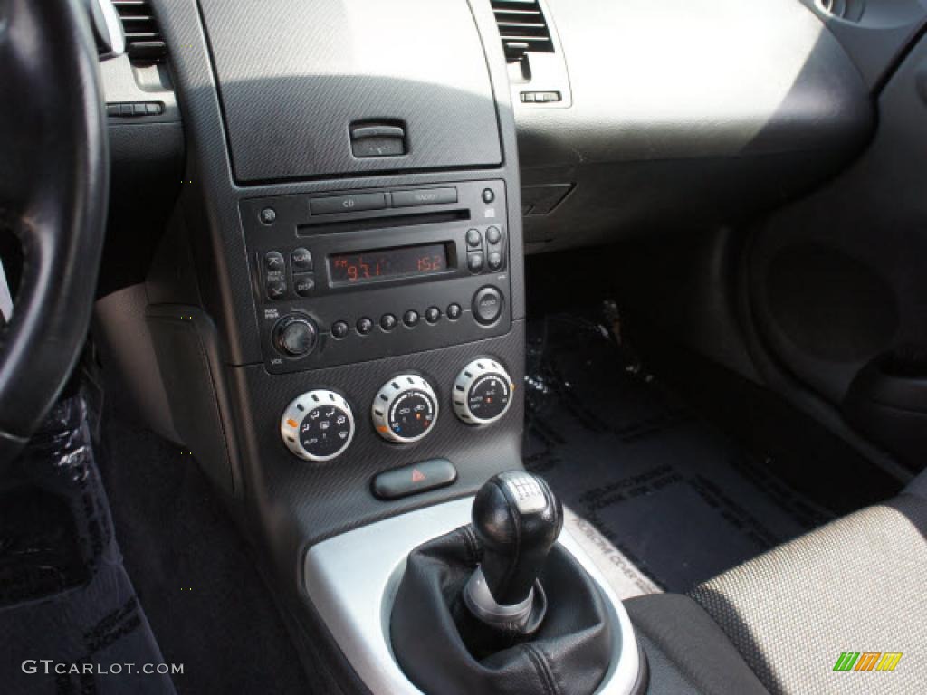 2006 Nissan 350Z Coupe Controls Photo #47194505