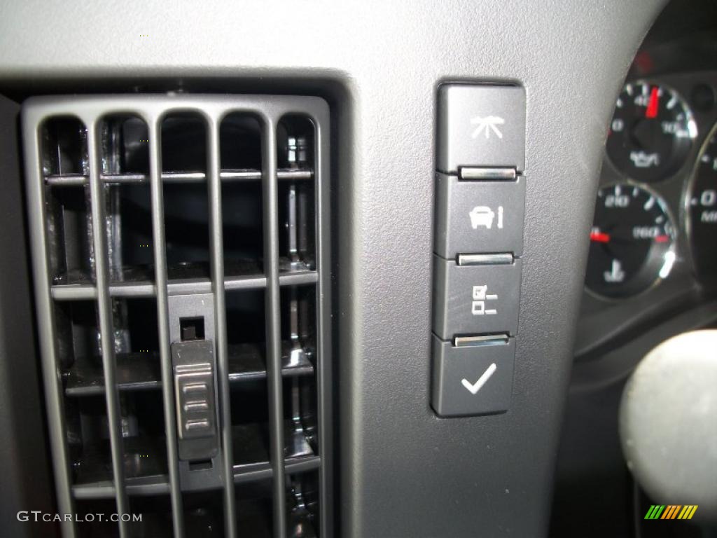 2011 Chevrolet Express 1500 AWD Cargo Van Controls Photo #47194712