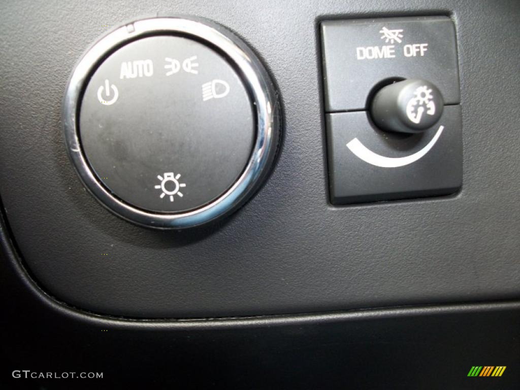2011 Chevrolet Express 1500 AWD Cargo Van Controls Photos