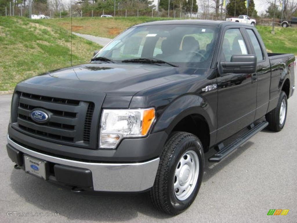 Tuxedo Black Metallic 2011 Ford F150 XL SuperCab 4x4 Exterior Photo #47196002