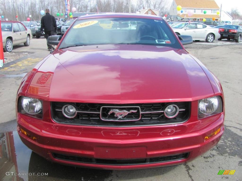 2007 Mustang V6 Deluxe Coupe - Redfire Metallic / Dark Charcoal photo #19