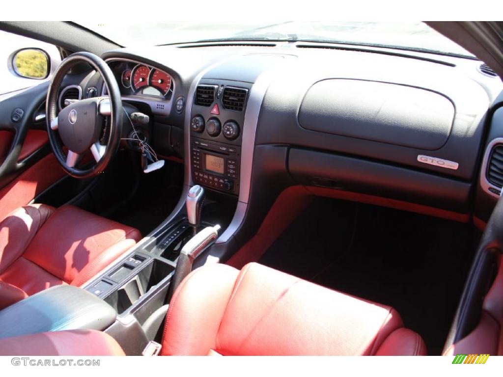 2006 GTO Coupe - Quicksilver Metallic / Red photo #15