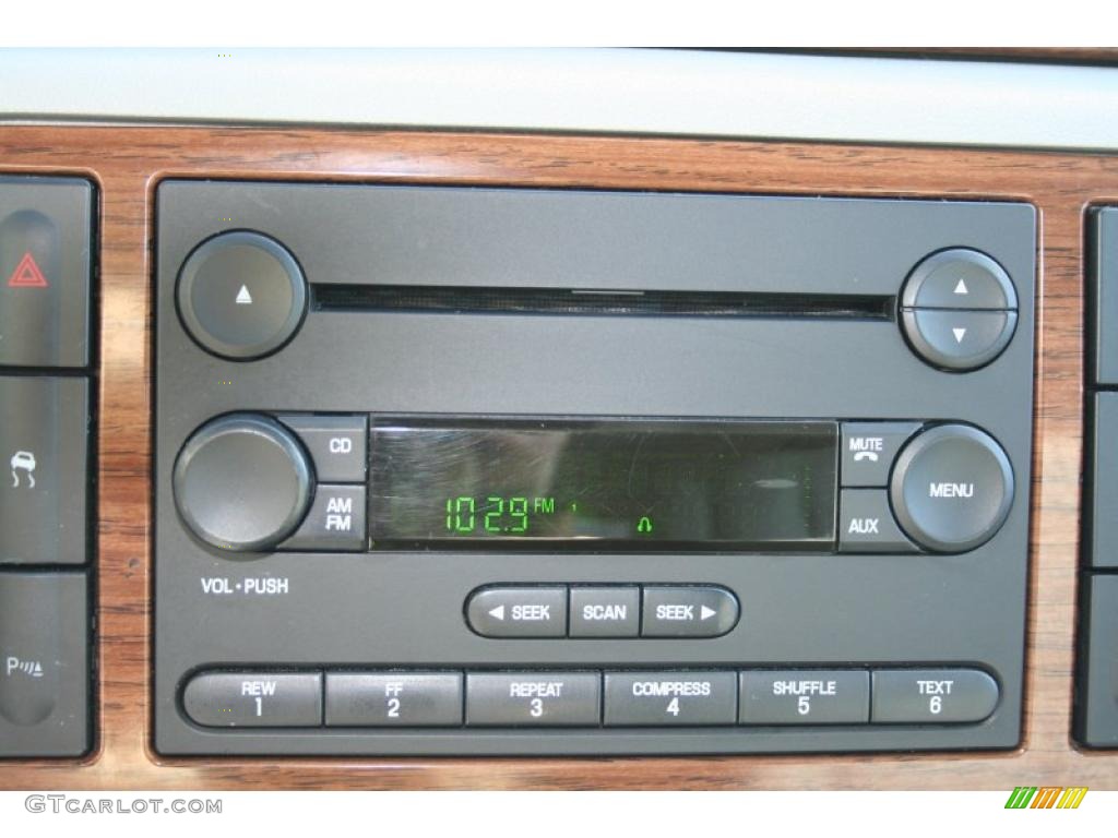 2005 Ford Freestar Limited Controls Photo #47196671