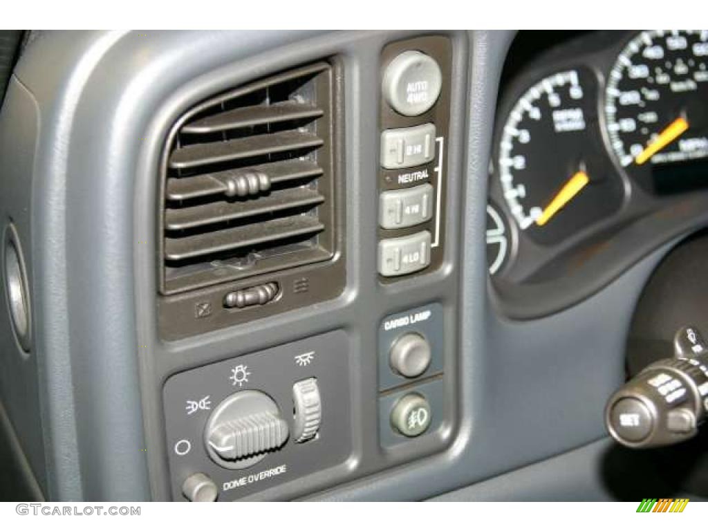 2000 GMC Sierra 1500 SLE Regular Cab 4x4 Controls Photo #47197064