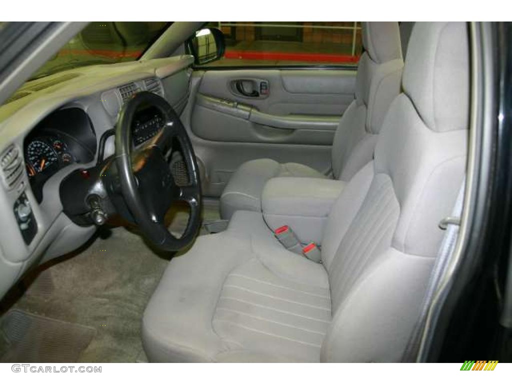 Medium Gray Interior 2003 Chevrolet S10 LS Regular Cab Photo #47198231