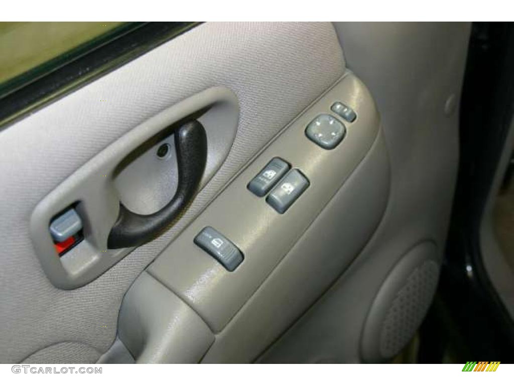 2003 Chevrolet S10 LS Regular Cab Controls Photo #47198243